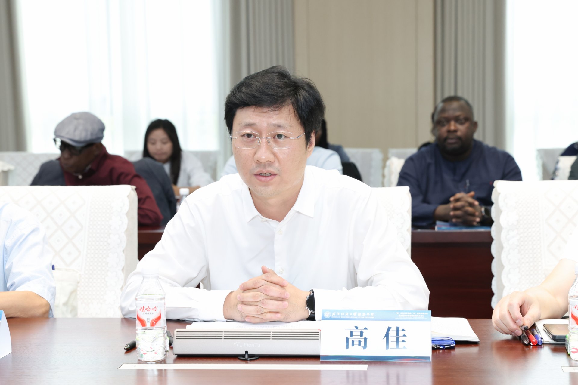 湖北现代纺织产业经济研究中心主办